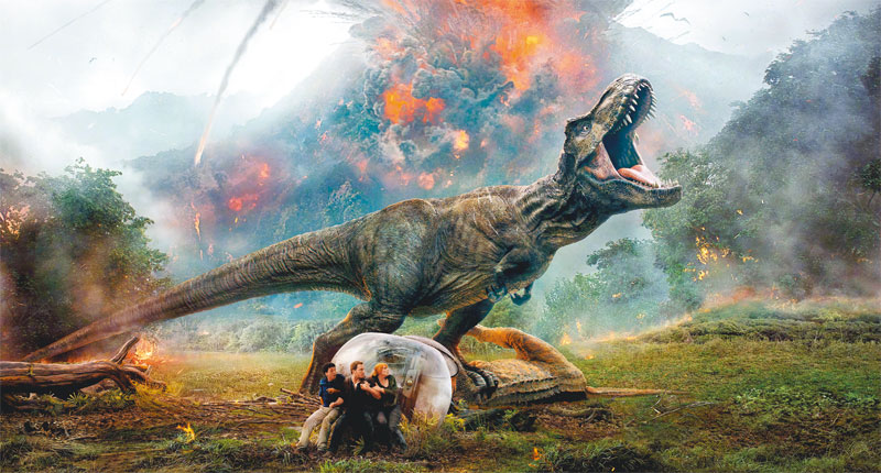 2019-07-03 电影《侏罗纪公园》中,霸王龙踩下巨大脚印的画面令人印象