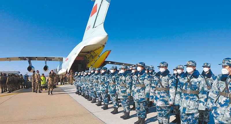 2月17日,解放军中部战区空军航空兵某团第4次出征,将支援湖北医疗队