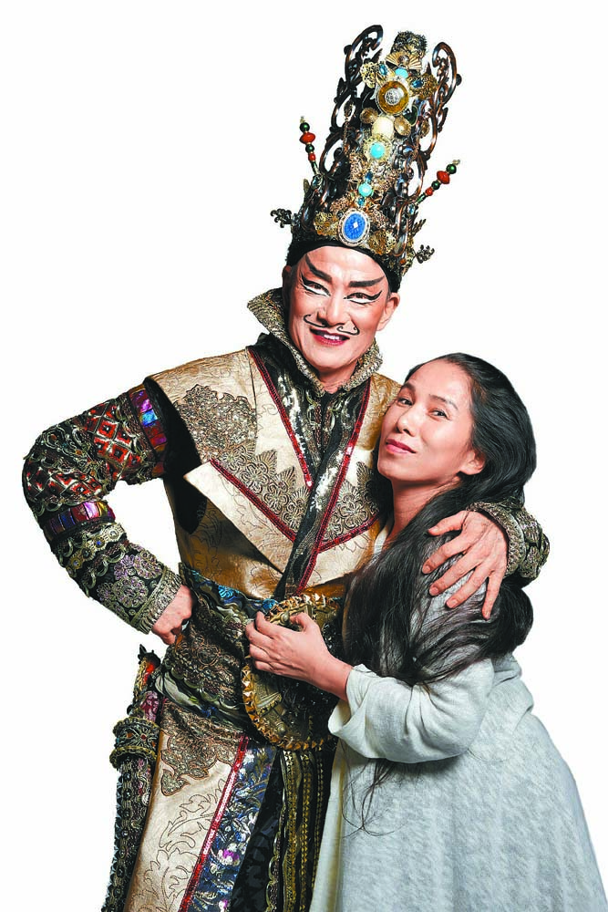 吳興國與林秀偉夫婦倆鶼鰈情深,是表演藝術界的模範夫妻檔。(當代傳奇劇場提供)