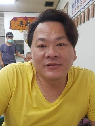 林駿雄(40歲,機車行老闆)
