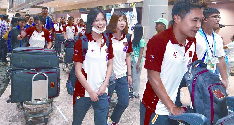 2017年8月19日,大陸世大運團102人抵達桃園機場。(本報系資料照片)