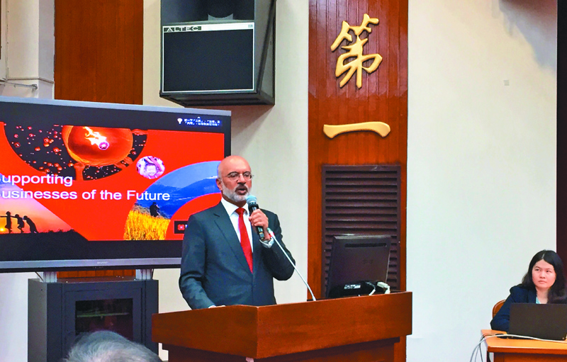 星展集團執行總裁6月22日赴立法院以「社會創新和關鍵驅力」為題發表演講,並參加社會創新國會成立大會。(謝錦芳攝