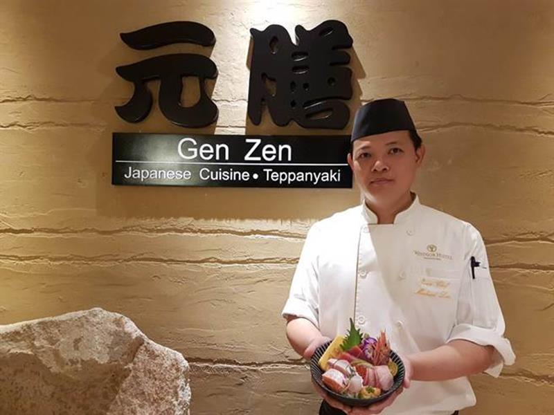 元膳餐廳副主廚林瀛洲說,超澎派「海鮮丼」飯雖選用特等上選海鮮,但食材高級、售價卻很親民。(張妍溱攝)