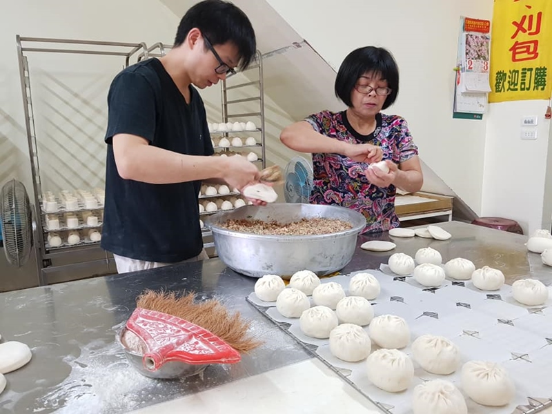 花蓮昇發包子堅持純手工現做、當天出爐。(許家寧翻攝)