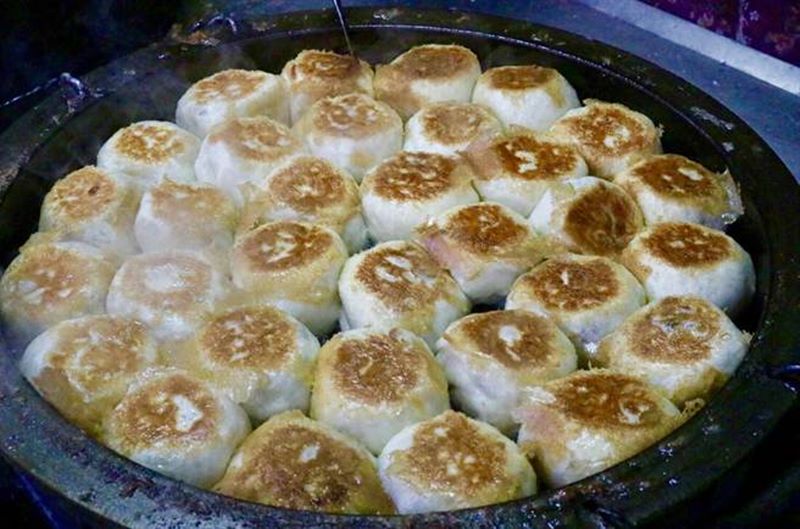 彰化秀水老店水煎包,保證都是現包現煎,很新鮮。(鐘武達攝)