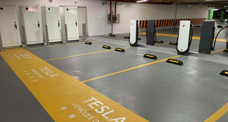 特斯拉「都市超級充電站」,滿足車主快速的充電需要