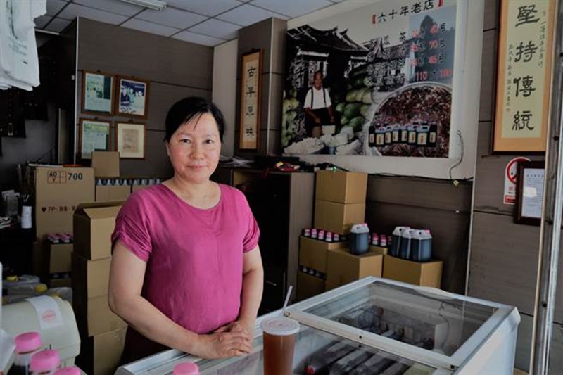 善化一等涼冬瓜茶,開店已60多年,冬瓜茶1杯只要20元。(劉秀芬攝)