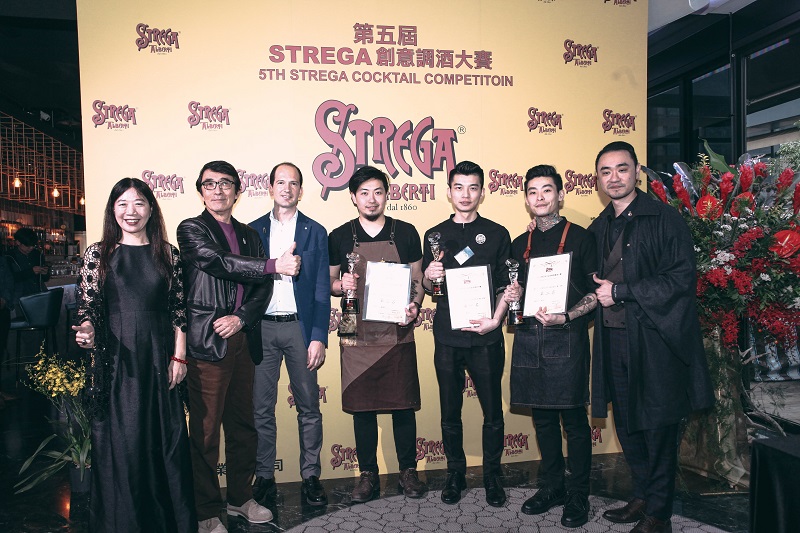 前三名與主辦單位合影留念,左起為名曜實業副總經理尤素卿、總經理吳介侯、STREAG全球品牌經理Daniele Taccone、季軍徐仕墉、冠軍林鈺凱、亞軍鍾冠威、評審長Allen Cheng。