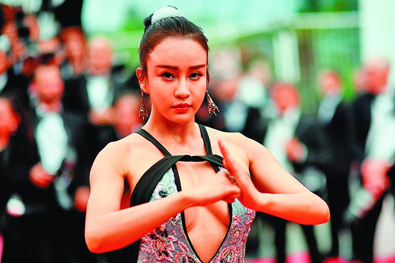 參演《冥王星時刻》的內蒙古女星母其彌雅因知名度不高遭波及。(CFP)