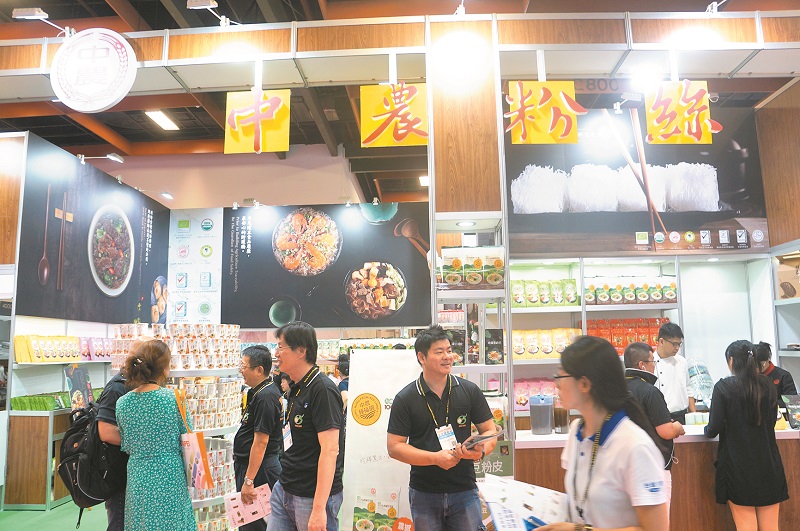 中農粉絲於2019台北國際食品展中攤位。(記者林汪靜攝)
