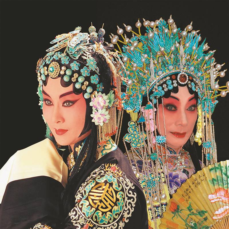 京劇大師梅葆玖（右）和魏海敏（左）師徒同台演出。（兩廳院提供）
