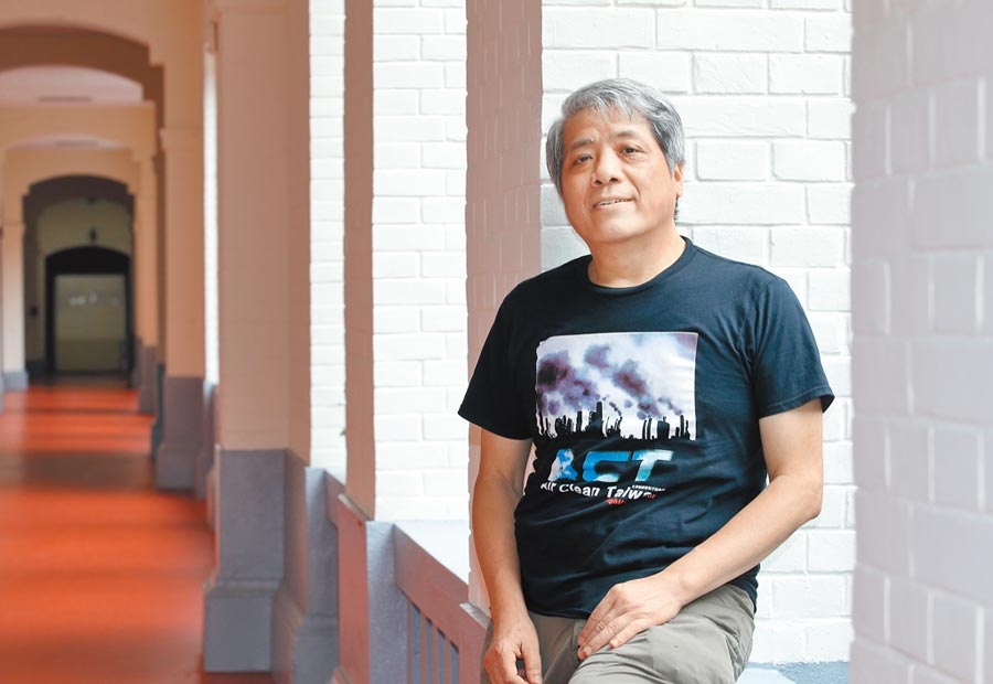 葉光芃呼籲政府正視氣候危機,減緩暖化效應。(姚志平攝)