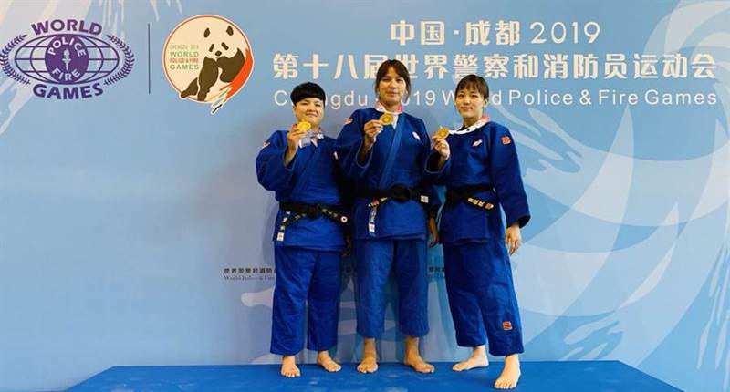 4面金牌中,女子柔道巾幗不讓鬚眉,新北市警三重分局警員黃佩紋、金山分局警員盧靜盈及保一總隊韓宜頻(右至左)等3人,就囊括了3金。(警政署提供)