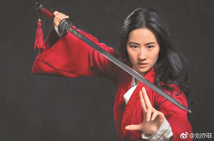 迪士尼真人版《花木蘭》女主角劉亦菲,因影視角色高人氣,穩固高端商業代言地位。(取自新浪微博@劉亦菲)