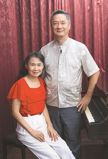 台北指揮家樂團創辦人謝東昇與劉妙紋夫婦在921大地震後移居埔里,與新故鄉文教基金會合力推動成立「Butterfly交響樂團」,這是台灣第一支以鄉鎮力量扶持的交響樂團。(黃子明攝)