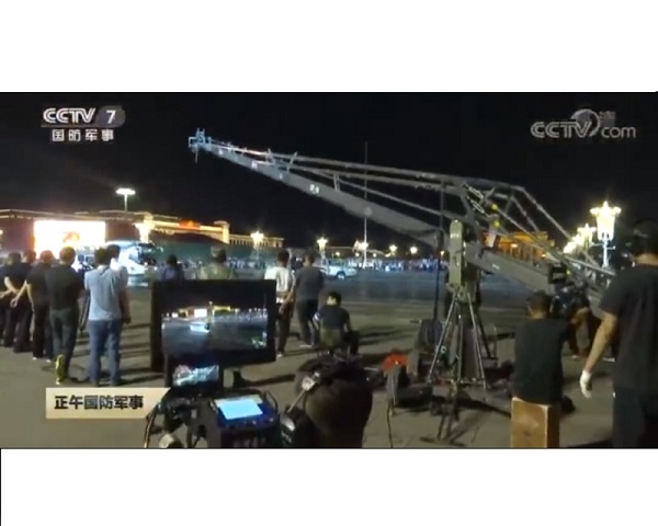 ▲演練開始之前,大陸官方於北京多處實施交通及街道管制,限制車輛及民眾出入。(取自微博@人民日報視頻)
