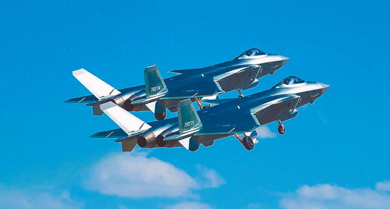 解放軍殲-20戰機進行飛行訓練。(新華社資料照片)