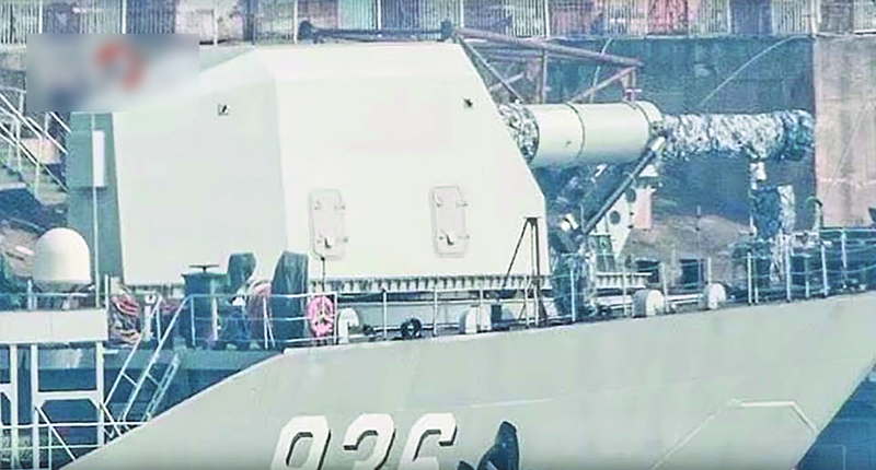 陸製國產電磁炮已經上艦,成為「大驅」最主要的火力。(取自央視截圖)