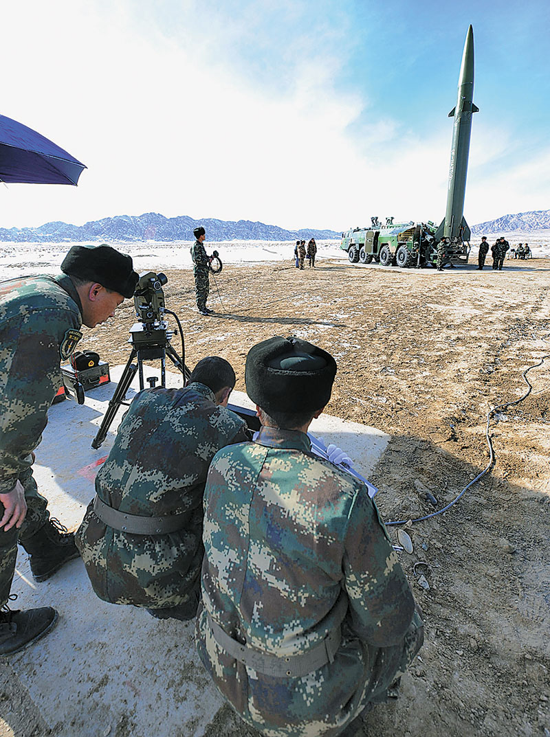 大陸火箭軍開赴西北戈壁、東北密林,在寒區擺兵布陣,錘煉實戰能力。(中新社資料照片)