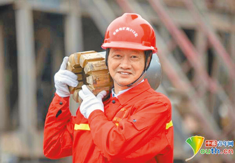 安徽省地礦局313地質隊教授級高級工程師朱恒銀。(取自中國青年網)