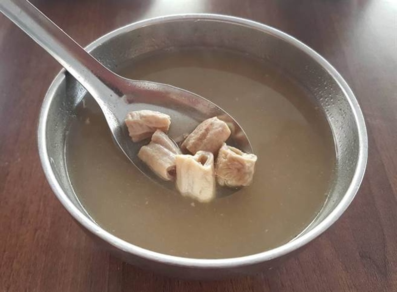 高雄鹽埕區是老店小吃的一級戰區,其中「郭家肉粽」飄香超過一甲子,是許多老鹽埕人心中最懷舊的味道。(劉宥廷攝)