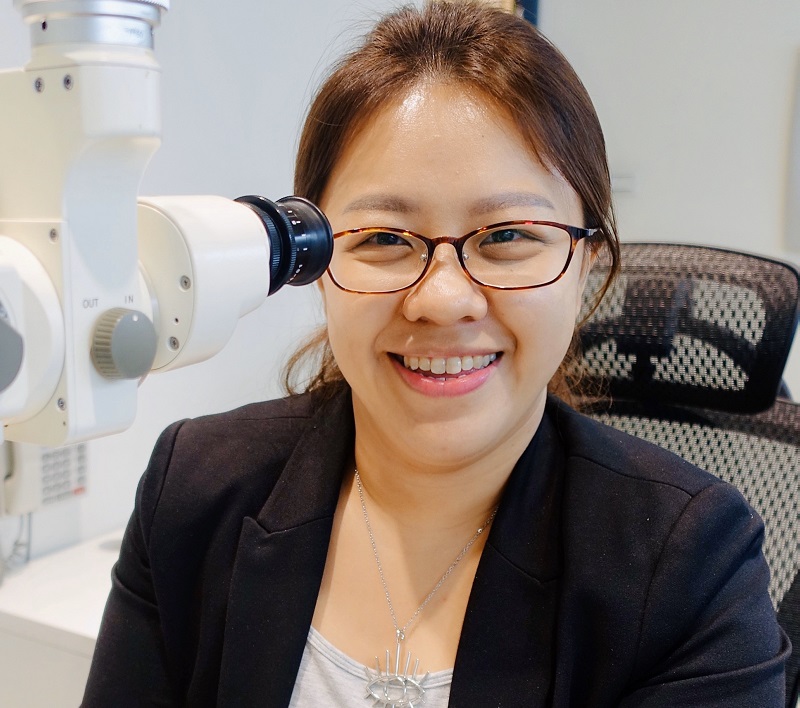 EyePlus 總經理楊琇琬引領集團響應2019世界視覺日公益活動。圖/EyePlus提供
