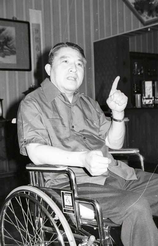 民國63年「昌平演習」,時任陸軍總司令于豪章與其他高階將領,搭乘UH-1H視察,不幸發生墜機意外,于豪章身受重傷,終生不良於行。(本報資料照片)