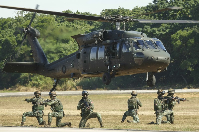UH-60M配備雙渦輪引擎。(黃子明攝)