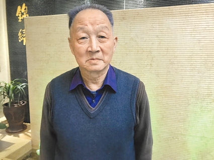 大陸海軍專家李杰表示,002航母預計很快就要服役。(記者張國威攝)