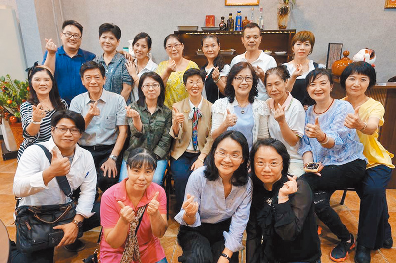 陸配感嘆台灣社會對陸配帶有歧視與偏見。圖為海基會董事長張小月9月27日到屏東與陸配座談。(本報系資料照片)