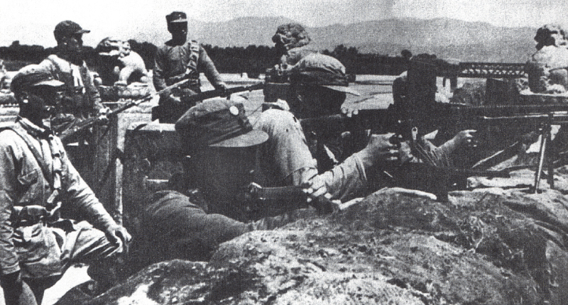 1937年7月7日,日軍在盧溝橋發動「七七事變」,中國軍民奮起抵抗,拉開全面抗戰序幕。(新華社資料照片)
