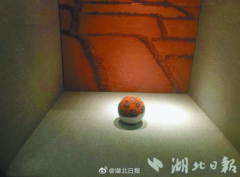 屈家嶺遺址出土許多「蛋殼彩陶」。(取自微博@湖北日報)
