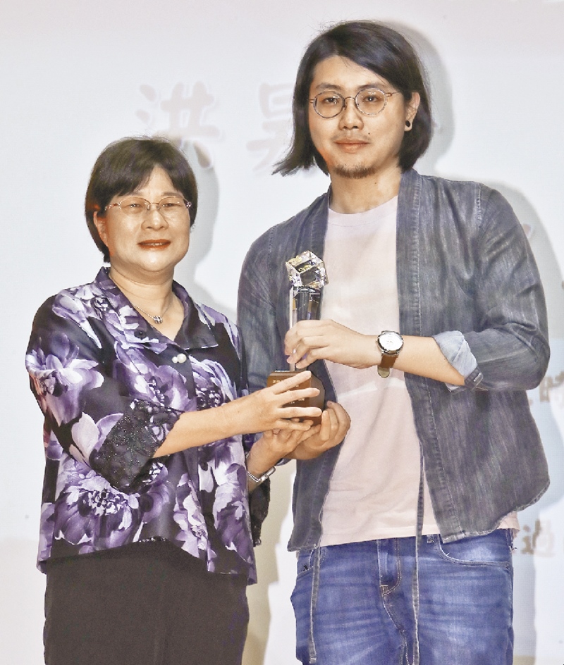 今年影視小說組首獎由在台港生洪昊賢獲得。(劉宗龍攝)