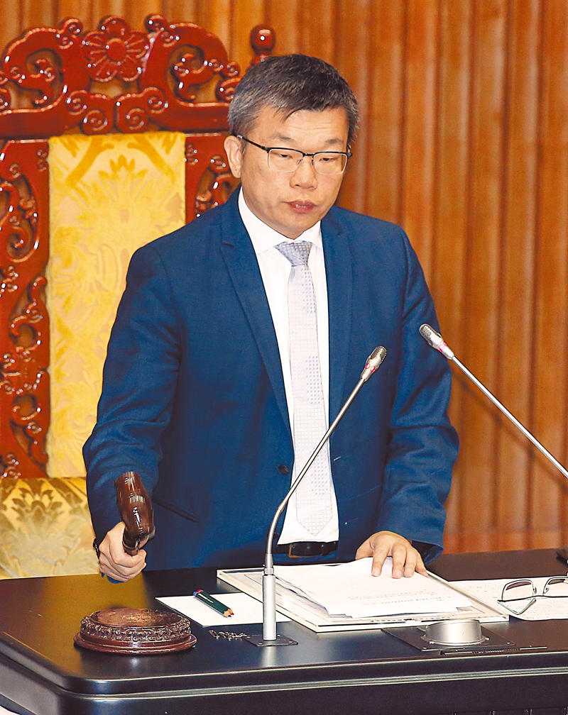 7月3日,立法院副院長蔡其昌敲槌,臨時會三讀通過《兩岸人民關係條例》部分條文修正草案。(本報系資料照片)