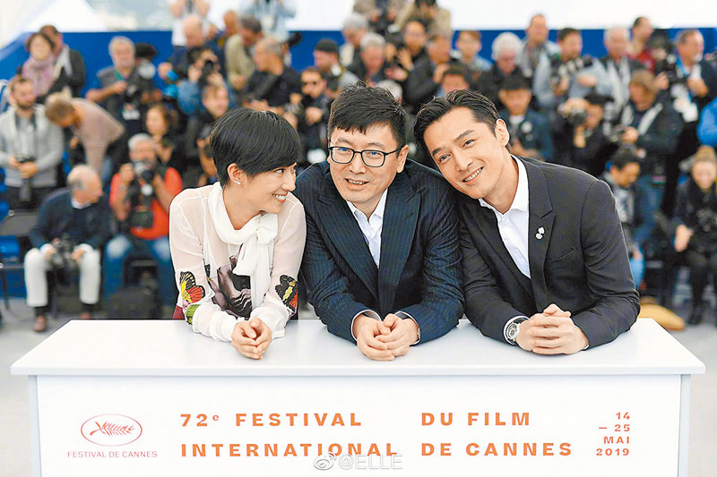 電影《南方車站的聚會》導演刁亦男(中)與胡歌(右)、桂綸鎂一同參與今年的坎城影展。(取自豆瓣)