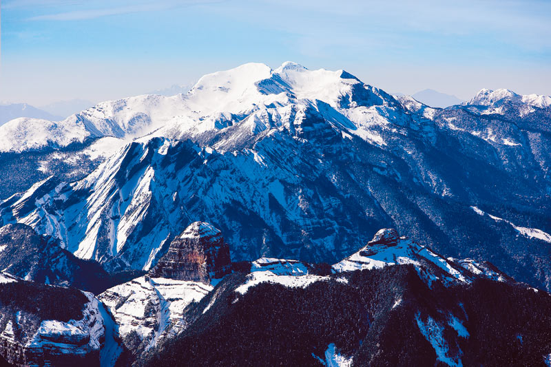 聖稜線雪山、大霸尖山雪景。