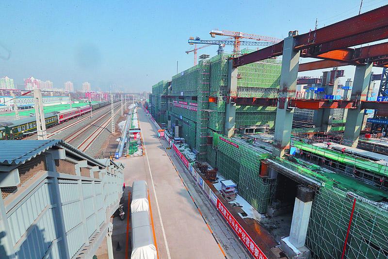 ▲2月10日,北京鐵路樞紐豐台站工程復工,圖為建設中的豐台站。(中新社)