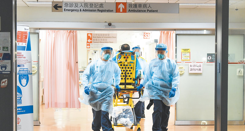 香港某醫院1月22日初步確定一宗疑似新型冠狀病毒個案,當晚將該名男病人轉送到瑪嘉烈醫院傳染病中心隔離治療。(中新社)
