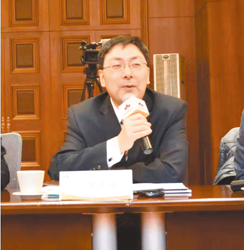 ▲美國對外關係委員會全球衛生高級研究員黃嚴忠認為,台灣、南韓、香港等地的防疫模式,兼顧健康與經濟發展的平衡。(取自CCG全球化智庫官網)