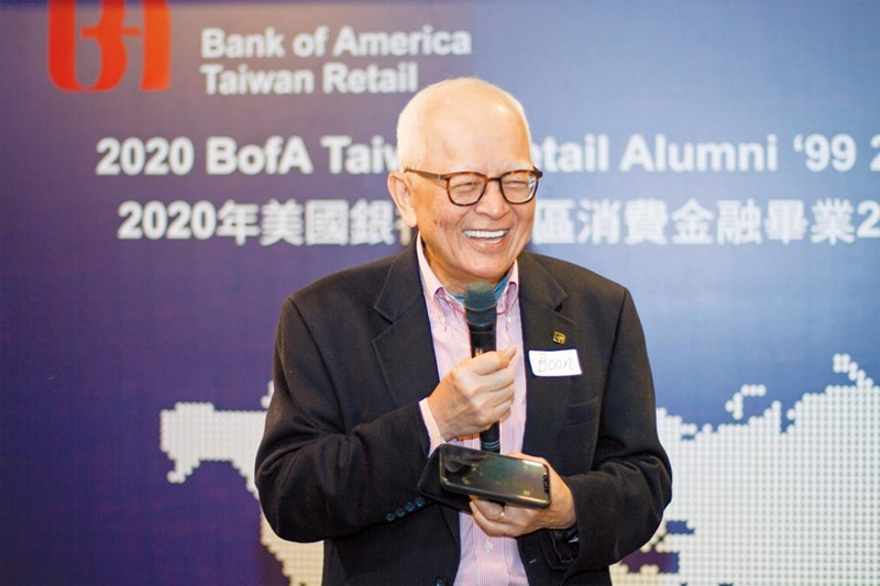 江丕文認為,從事金融業最重要的是正直與誠信。(Michelle提供)