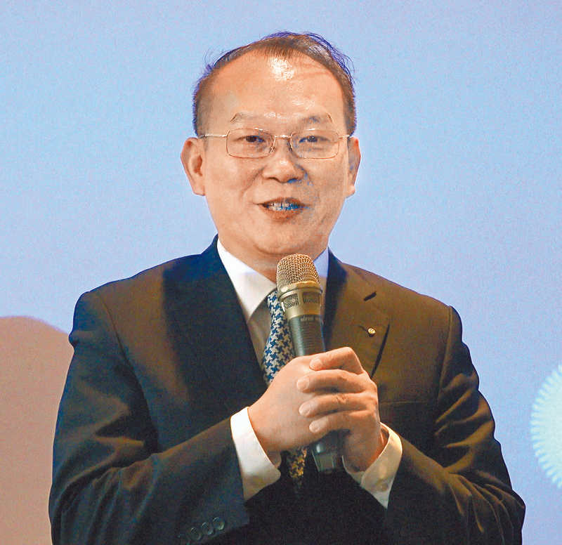 ▲天明製藥集團董事長王伯綸。(記者林誌鈺攝)