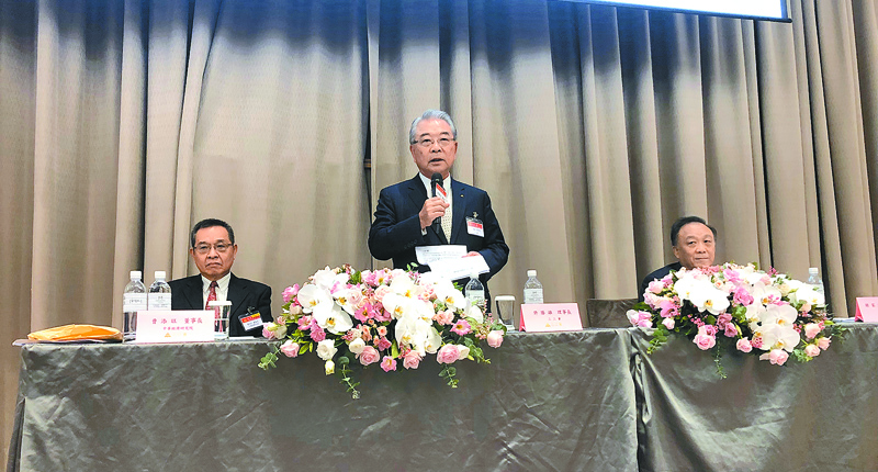 ▲三三會7月例會,理事長許勝雄致詞。(記者李澍攝)