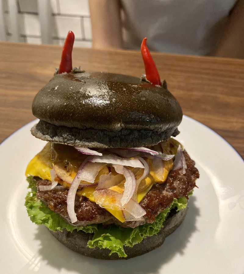 喀漢堡推出期間限定新口味－「迷霧惡魔堡」