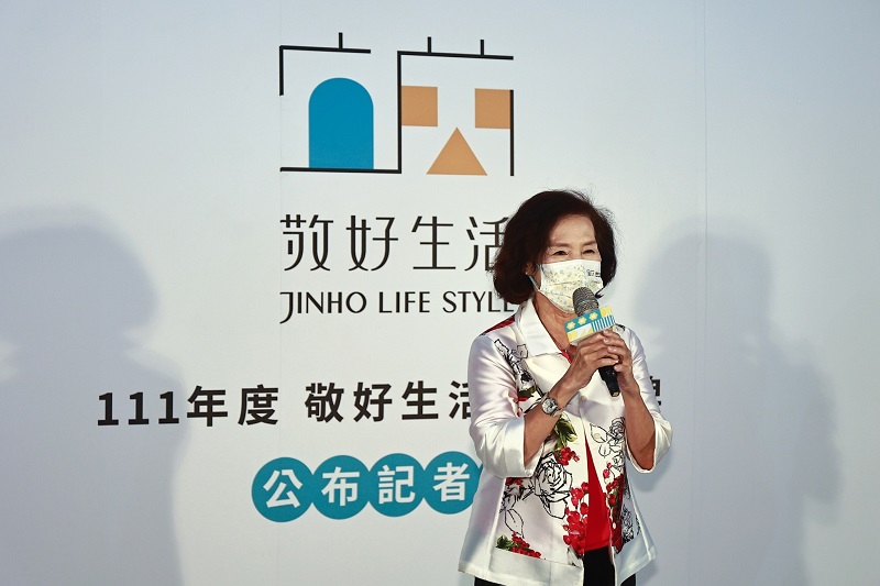 ▲林姿妙縣長致詞時表示,希望透過敬好生活的平台,讓宜蘭更多出色的文創商品被看見。(照片提供/宜蘭縣政府)