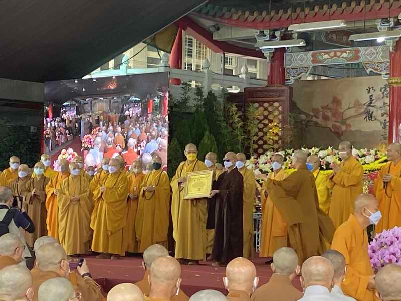 圓宗長老圓寂讚頌大典 各界追思 - 翻爆 - 翻報